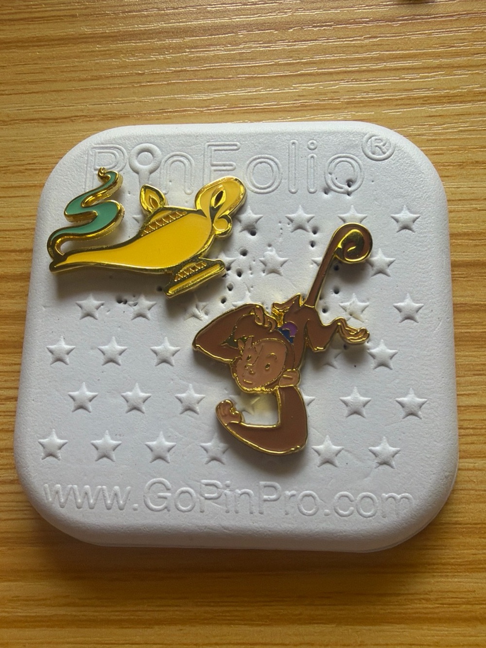 Disneys Abu & Genies Lamp Pin Set